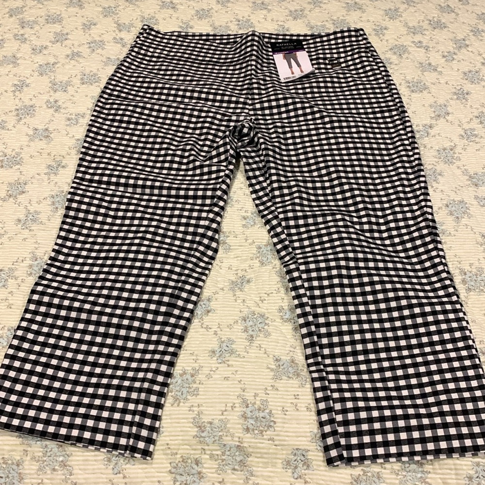 Rafaella Capri pants NEW Black/White plaid Size 16 Comfort Fits your moves Cute - Picture 7 of 7